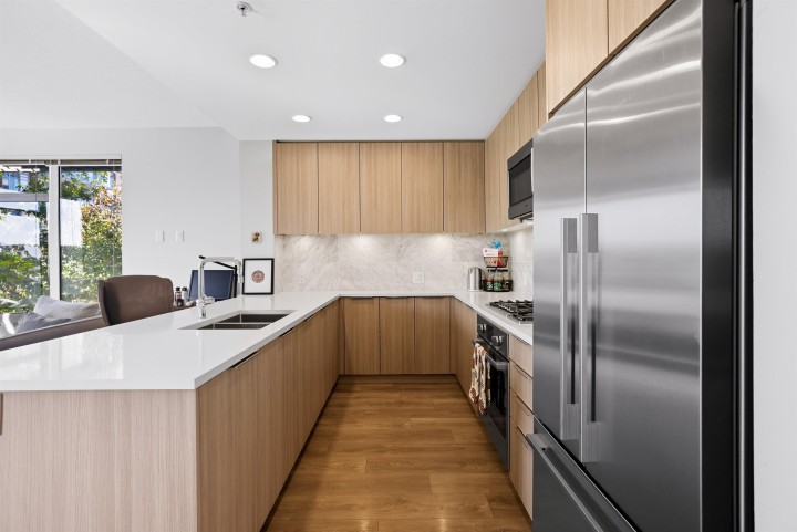 Photo 6 at 207 - 3289 Riverwalk Avenue, South Marine, Vancouver East