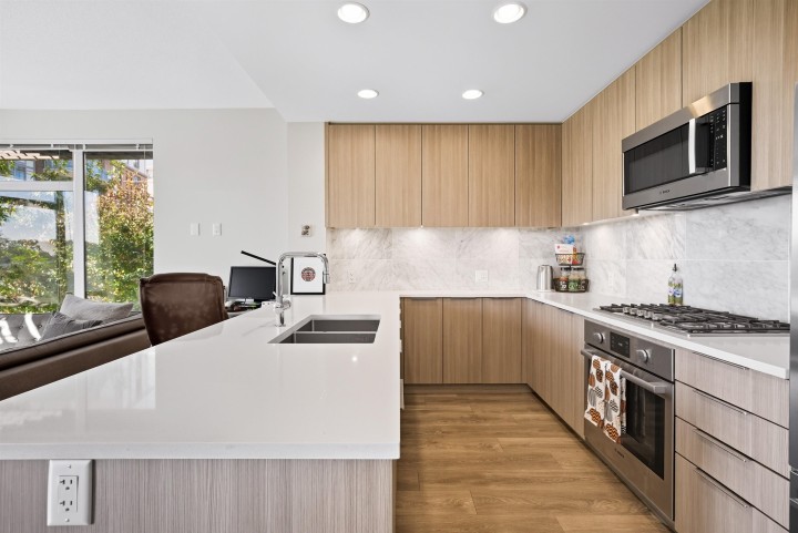 Photo 7 at 207 - 3289 Riverwalk Avenue, South Marine, Vancouver East