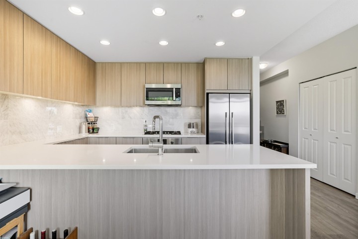 Photo 5 at 207 - 3289 Riverwalk Avenue, South Marine, Vancouver East