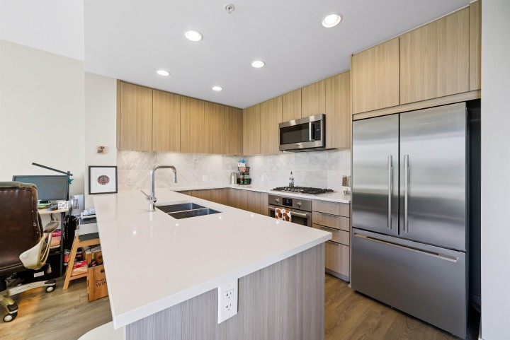 Photo 4 at 207 - 3289 Riverwalk Avenue, South Marine, Vancouver East