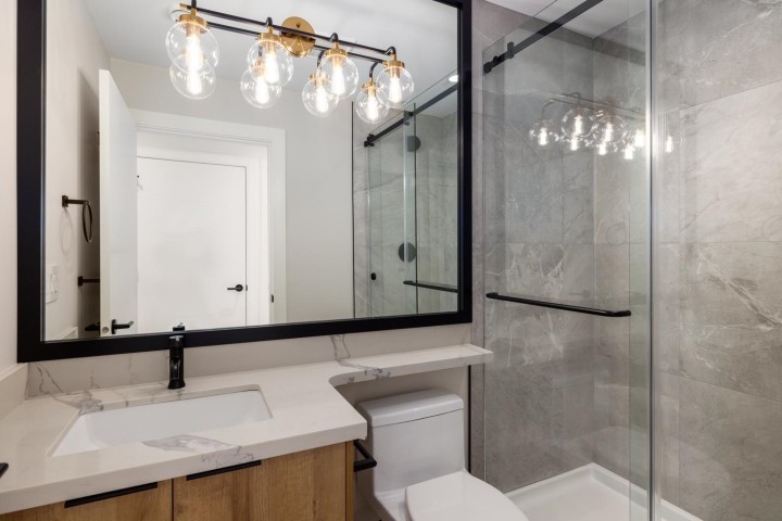 Photo 13 at 1155 Renfrew Street, Renfrew VE, Vancouver East