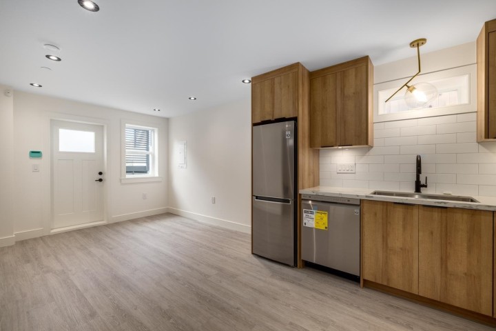 Photo 17 at 1155 Renfrew Street, Renfrew VE, Vancouver East