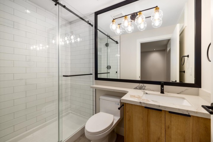 Photo 16 at 1155 Renfrew Street, Renfrew VE, Vancouver East