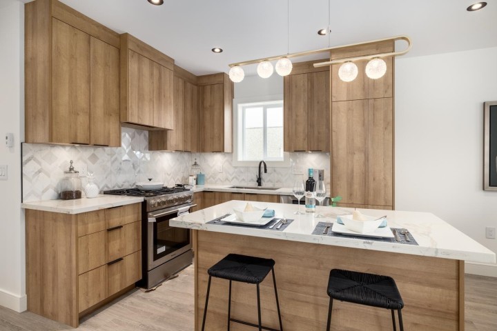 Photo 3 at 1155 Renfrew Street, Renfrew VE, Vancouver East