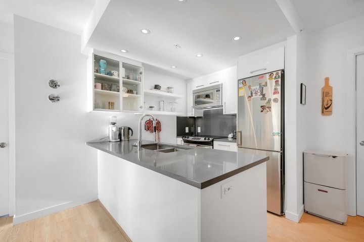 Photo 12 at 302 - 933 E Hastings Street, Strathcona, Vancouver East