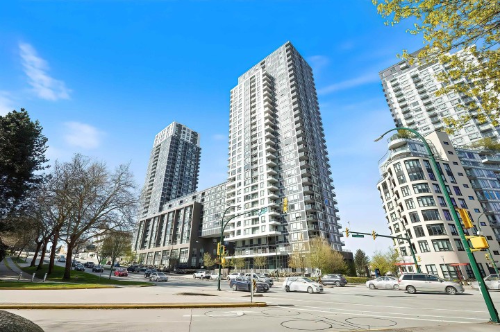 Photo 1 at 657 - 5515 Boundary Road, Collingwood VE, Vancouver East