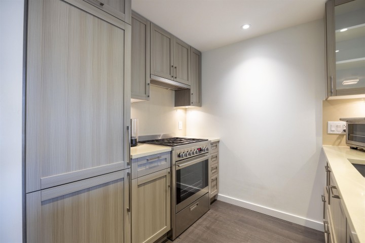 Photo 10 at 657 - 5515 Boundary Road, Collingwood VE, Vancouver East