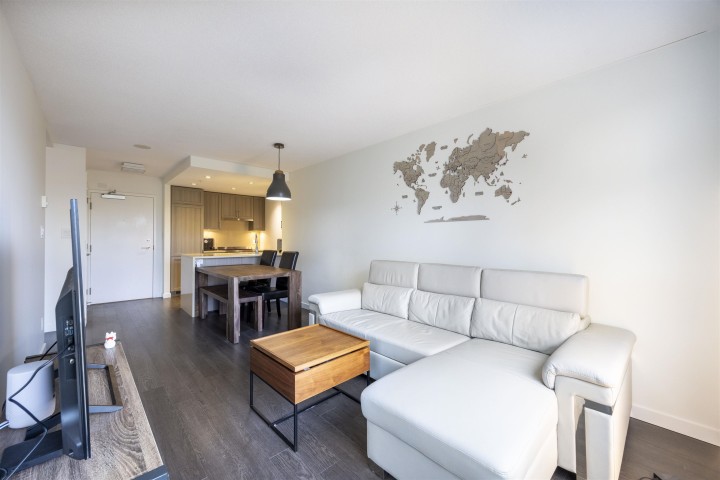 Photo 4 at 657 - 5515 Boundary Road, Collingwood VE, Vancouver East
