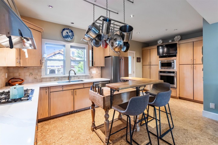 Photo 6 at 419 E 23rd Avenue, Fraser VE, Vancouver East