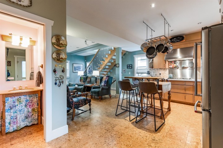 Photo 5 at 419 E 23rd Avenue, Fraser VE, Vancouver East