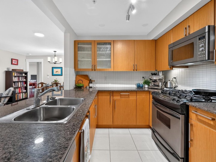 Photo 2 at 206 - 2096 W 46th Avenue, Kerrisdale, Vancouver West