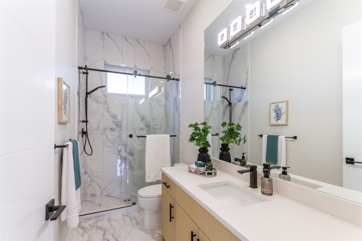 Photo 12 at 2350 E 49th Avenue, Killarney VE, Vancouver East