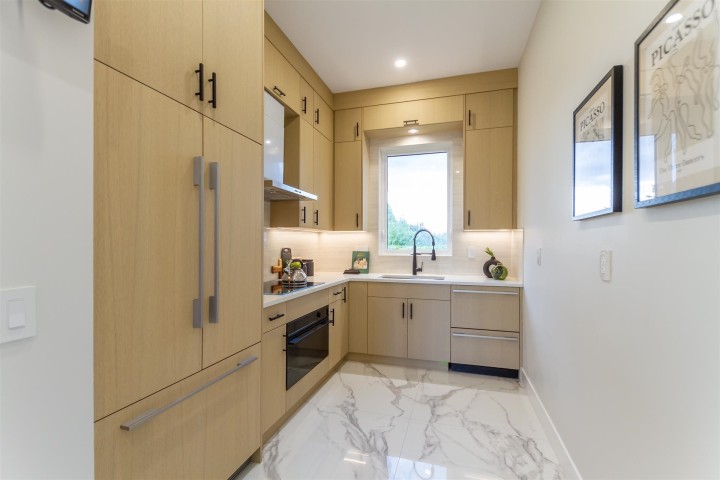 Photo 9 at 2350 E 49th Avenue, Killarney VE, Vancouver East