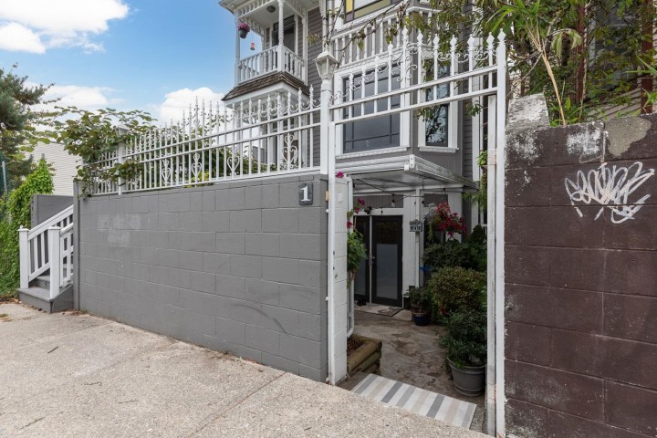 Photo 2 at 1 - 451 E Pender Street, Strathcona, Vancouver East