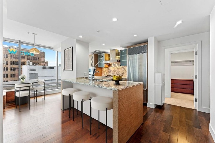 Photo 6 at 2505 - 1111 Alberni Street, West End VW, Vancouver West