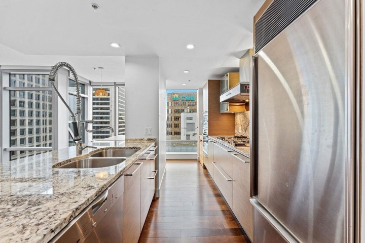 Photo 9 at 2505 - 1111 Alberni Street, West End VW, Vancouver West