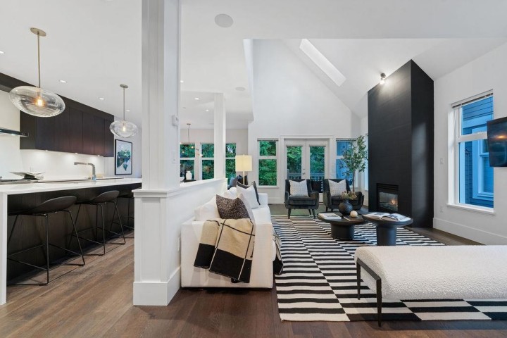 Photo 2 at 3761 Edgemont Boulevard, Edgemont, North Vancouver