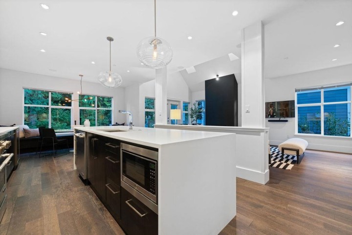 Photo 9 at 3761 Edgemont Boulevard, Edgemont, North Vancouver