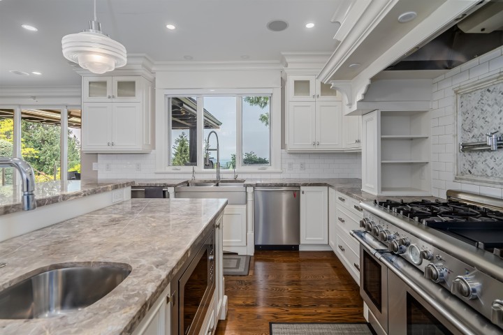 Photo 11 at 2638 Queens Avenue, Queens, West Vancouver