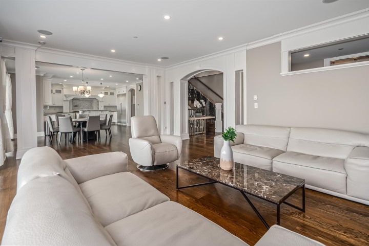 Photo 4 at 2638 Queens Avenue, Queens, West Vancouver