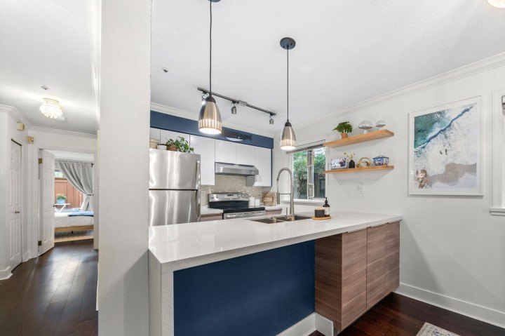 Photo 5 at 101 - 2215 Mcgill Street, Hastings, Vancouver East