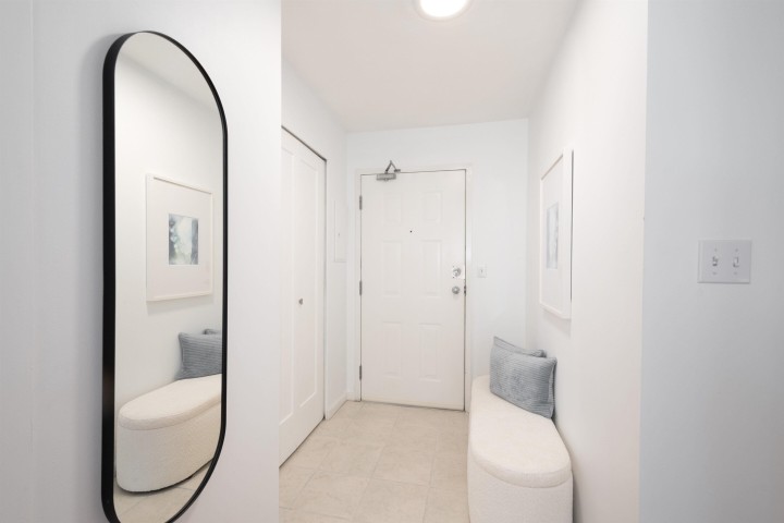 Photo 2 at 420 - 3440 W Broadway, Kitsilano, Vancouver West