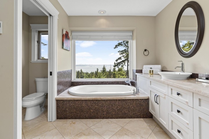 Photo 27 at 4882 Vista Place, Caulfeild, West Vancouver