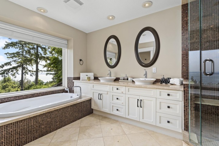 Photo 26 at 4882 Vista Place, Caulfeild, West Vancouver