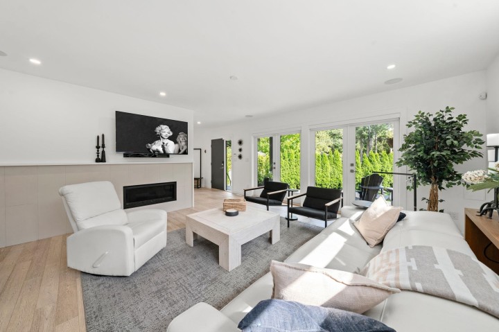 Photo 5 at 2025 Mackay Avenue, Pemberton Heights, North Vancouver