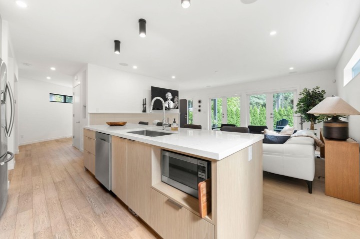 Photo 11 at 2025 Mackay Avenue, Pemberton Heights, North Vancouver