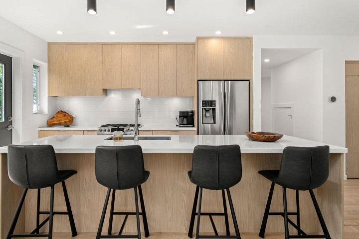 Photo 8 at 2025 Mackay Avenue, Pemberton Heights, North Vancouver