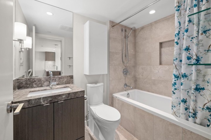 Photo 16 at 610 - 125 E 14th Street, Central Lonsdale, North Vancouver