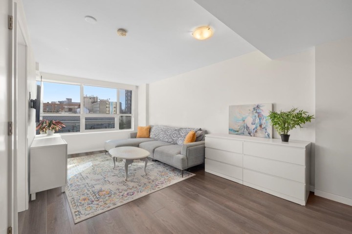 Photo 3 at 610 - 125 E 14th Street, Central Lonsdale, North Vancouver