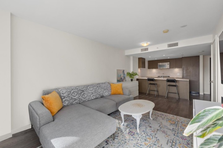 Photo 9 at 610 - 125 E 14th Street, Central Lonsdale, North Vancouver