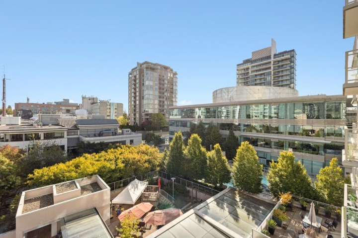 Photo 8 at 610 - 125 E 14th Street, Central Lonsdale, North Vancouver