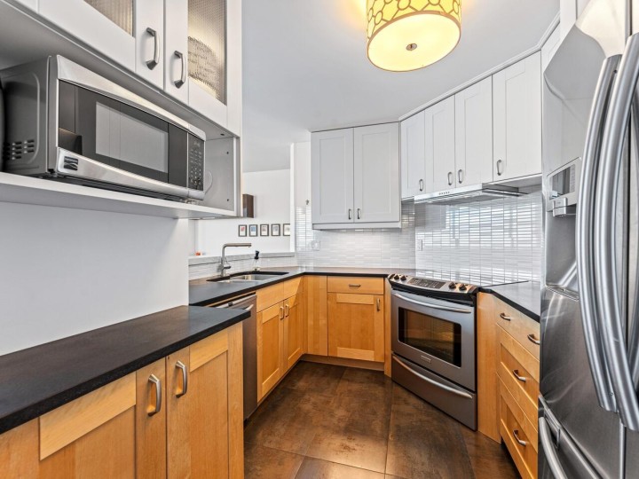 Photo 10 at 2302 - 1415 West Georgia Street, Coal Harbour, Vancouver West