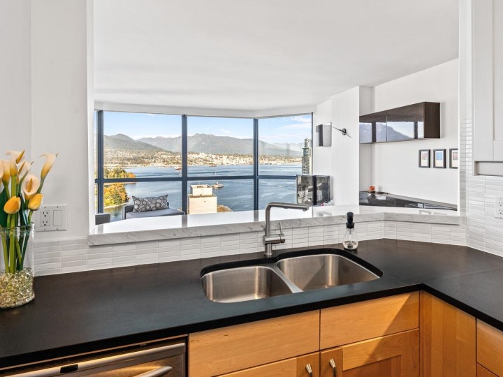 Photo 11 at 2302 - 1415 West Georgia Street, Coal Harbour, Vancouver West