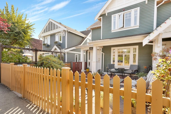 Photo 4 at 1630 E 11th Avenue, Grandview Woodland, Vancouver East