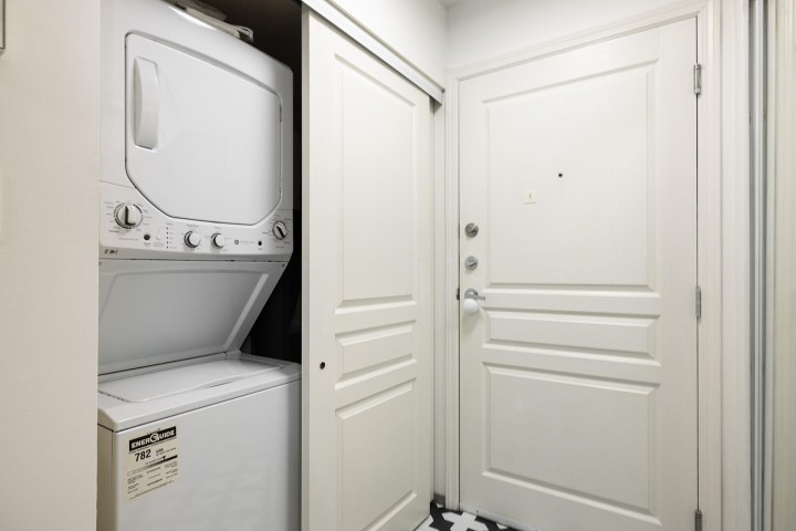 Photo 10 at 105 - 2130 W 12th Avenue, Kitsilano, Vancouver West