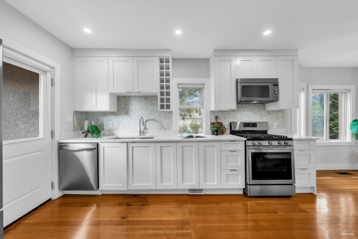 Photo 14 at 3403 Carolina Street, Fraser VE, Vancouver East