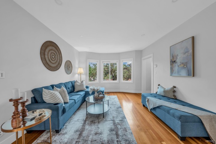 Photo 4 at 3403 Carolina Street, Fraser VE, Vancouver East