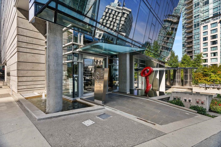 Photo 3 at 901 - 1409 W Pender Street, Coal Harbour, Vancouver West