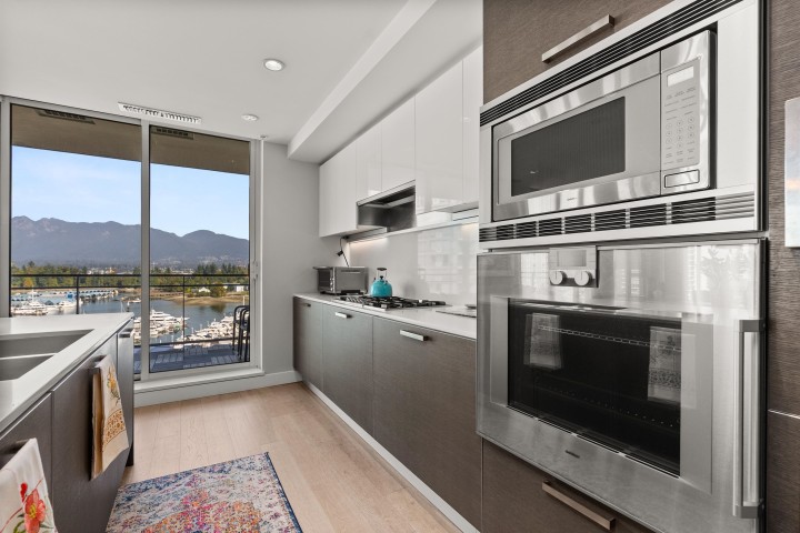 Photo 11 at 901 - 1409 W Pender Street, Coal Harbour, Vancouver West