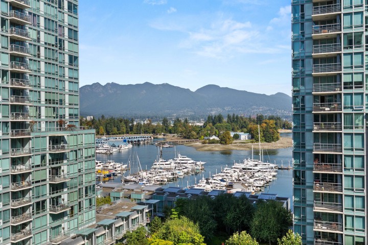 Photo 4 at 901 - 1409 W Pender Street, Coal Harbour, Vancouver West