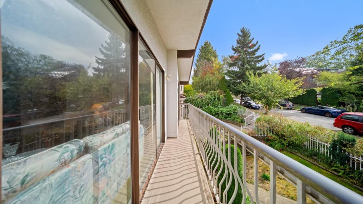 Photo 9 at 271 E 38th Avenue, Main, Vancouver East