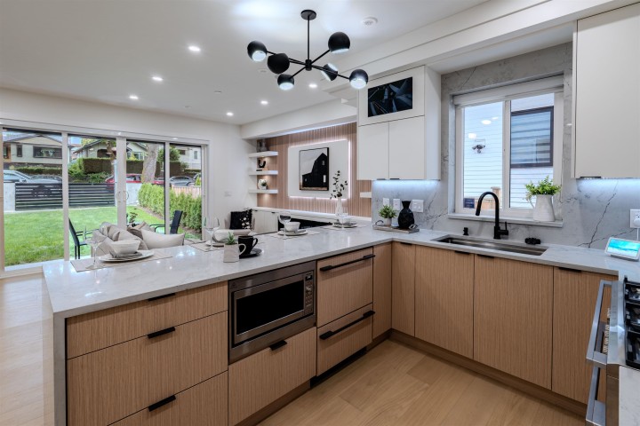 Photo 16 at 1 - 3576 E Pender Street, Renfrew VE, Vancouver East