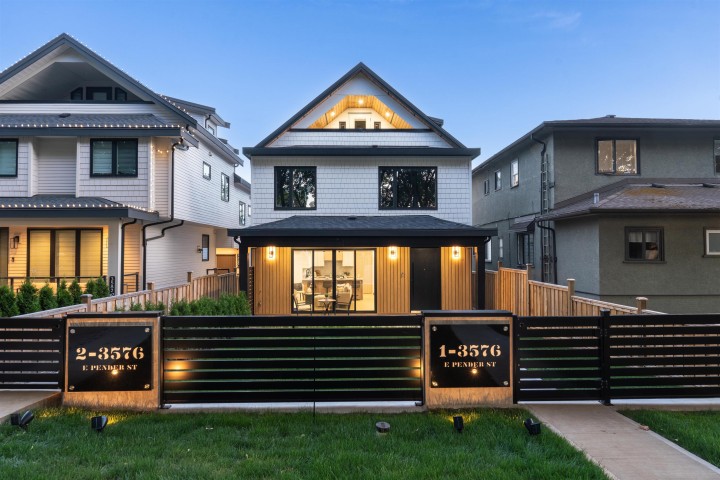 Photo 1 at 1 - 3576 E Pender Street, Renfrew VE, Vancouver East