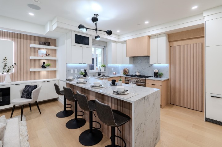 Photo 11 at 1 - 3576 E Pender Street, Renfrew VE, Vancouver East