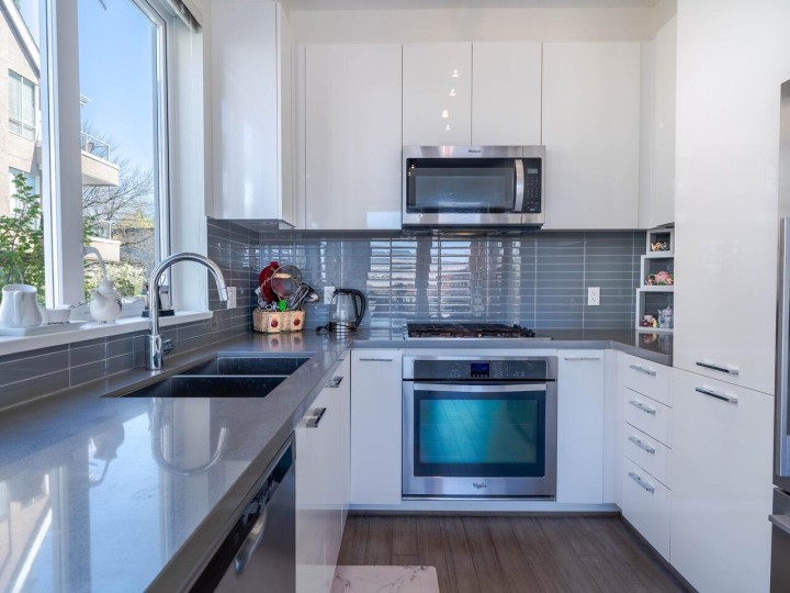 Photo 10 at 203 - 717 Chesterfield Avenue, Central Lonsdale, North Vancouver