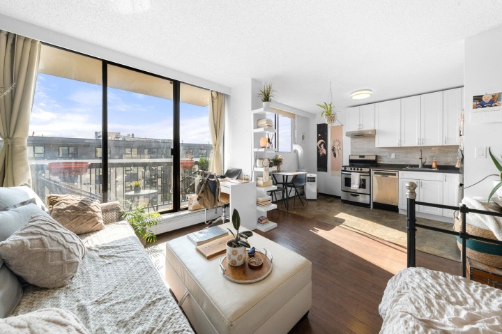 Photo 3 at 706 - 145 St. Georges Avenue, Lower Lonsdale, North Vancouver